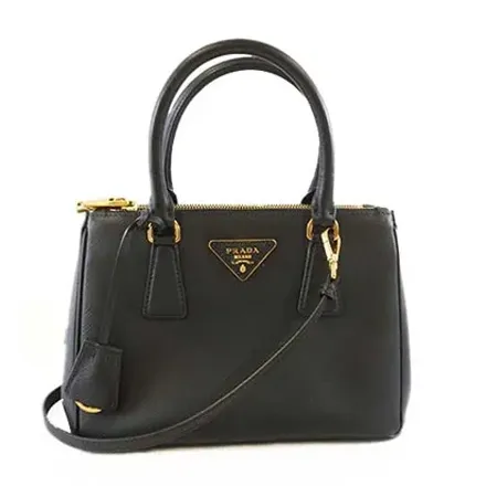 普拉達 Prada 收購